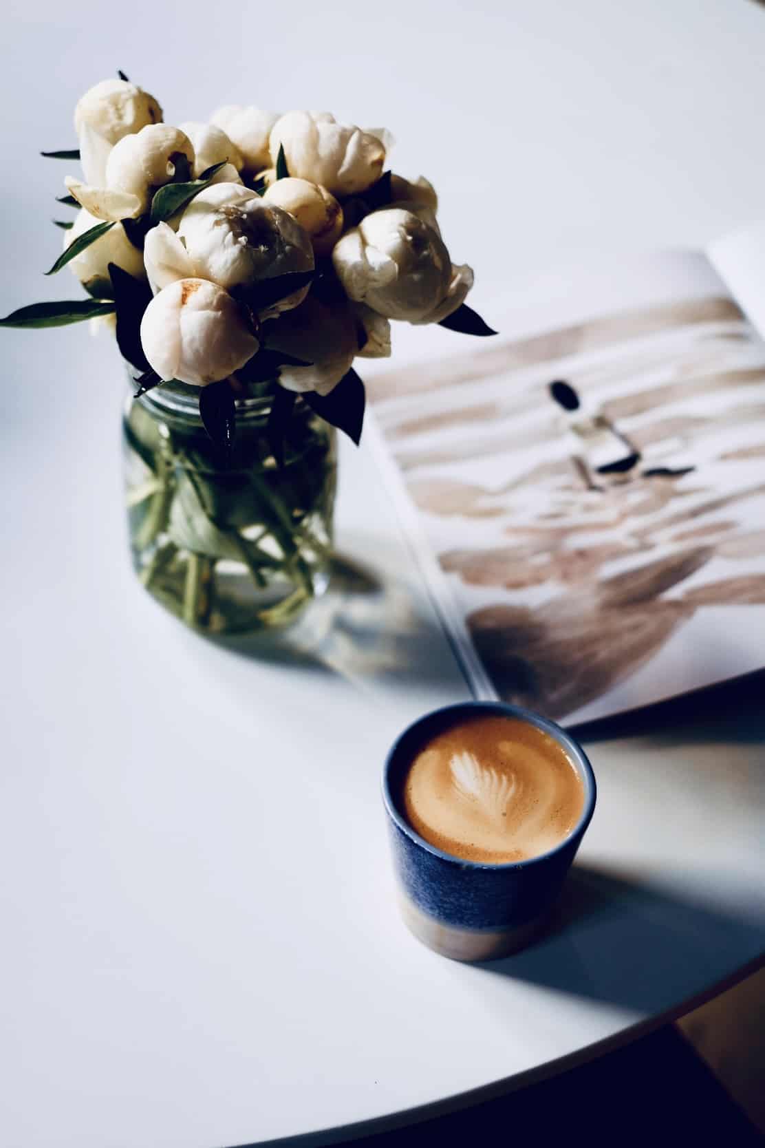 Breakfast and lunch restaurant interior